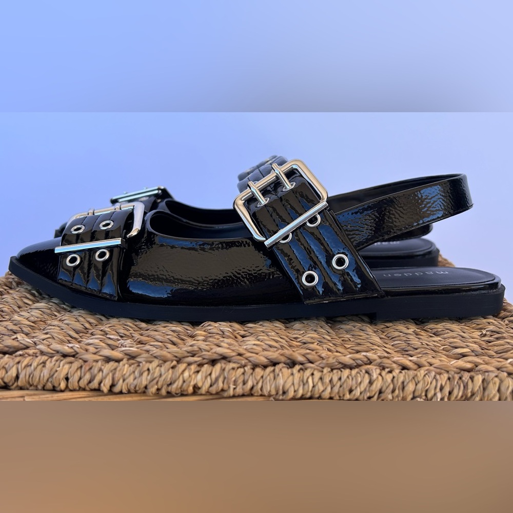 Madden Girl Women’s Vegan Leather Slingback Flat Oversize Buckles & Grommets 10M - Picture 5 of 13